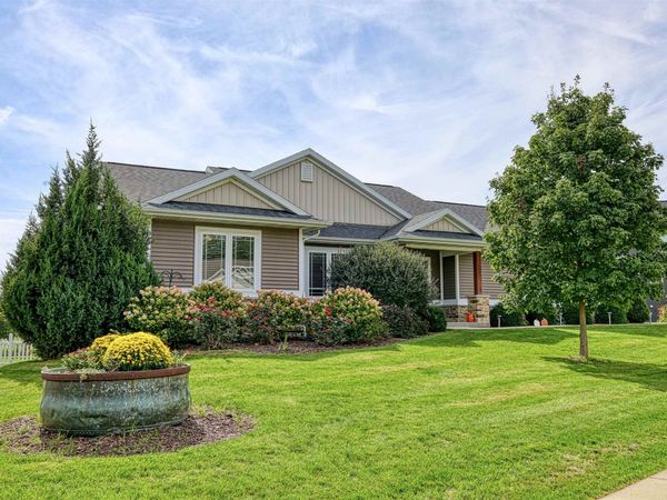 601 Wheatland Drive, Cambridge, WI 53523