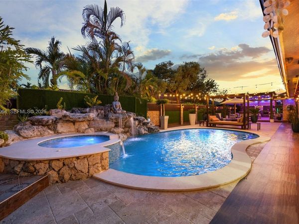 11000 SW 32nd St , Miami, FL 33165