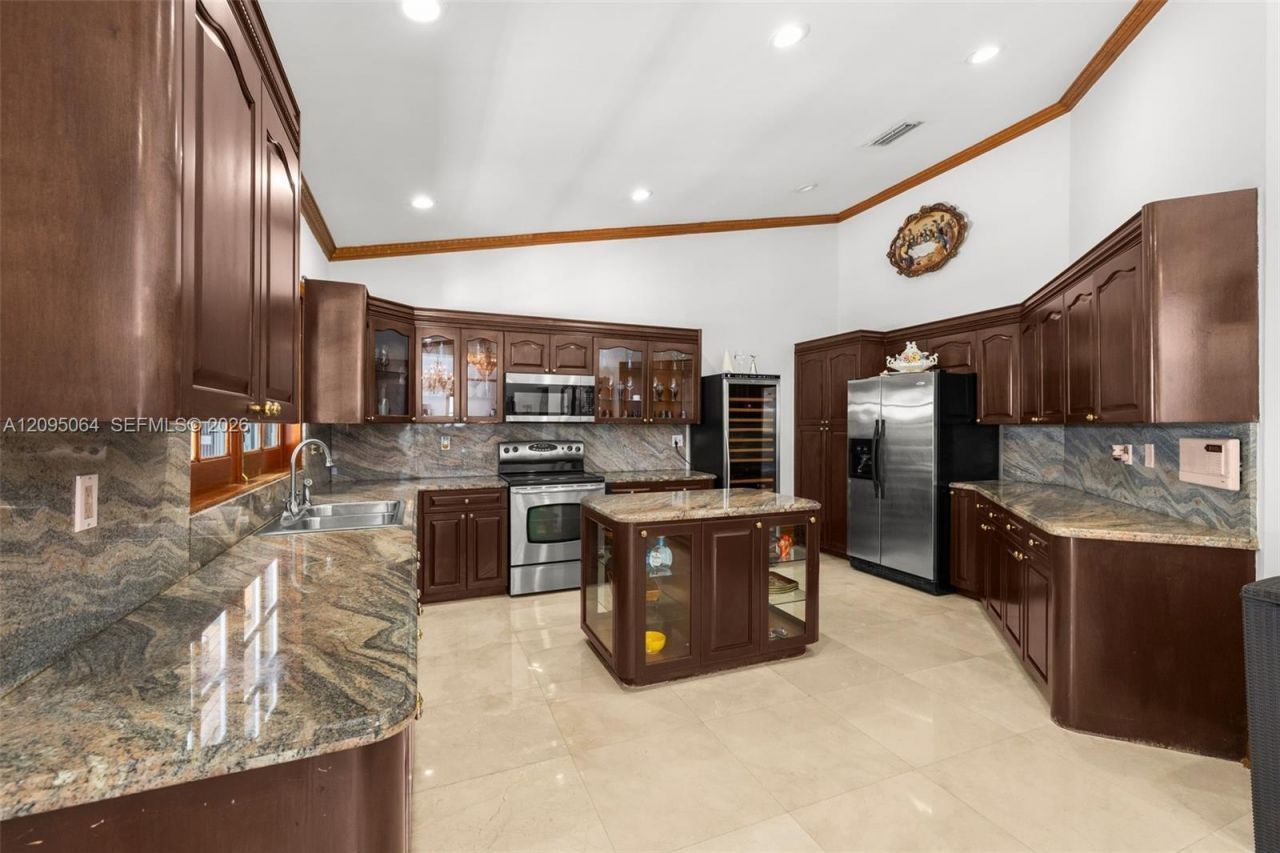11000 SW 32nd St , Miami, FL 33165 Photo
