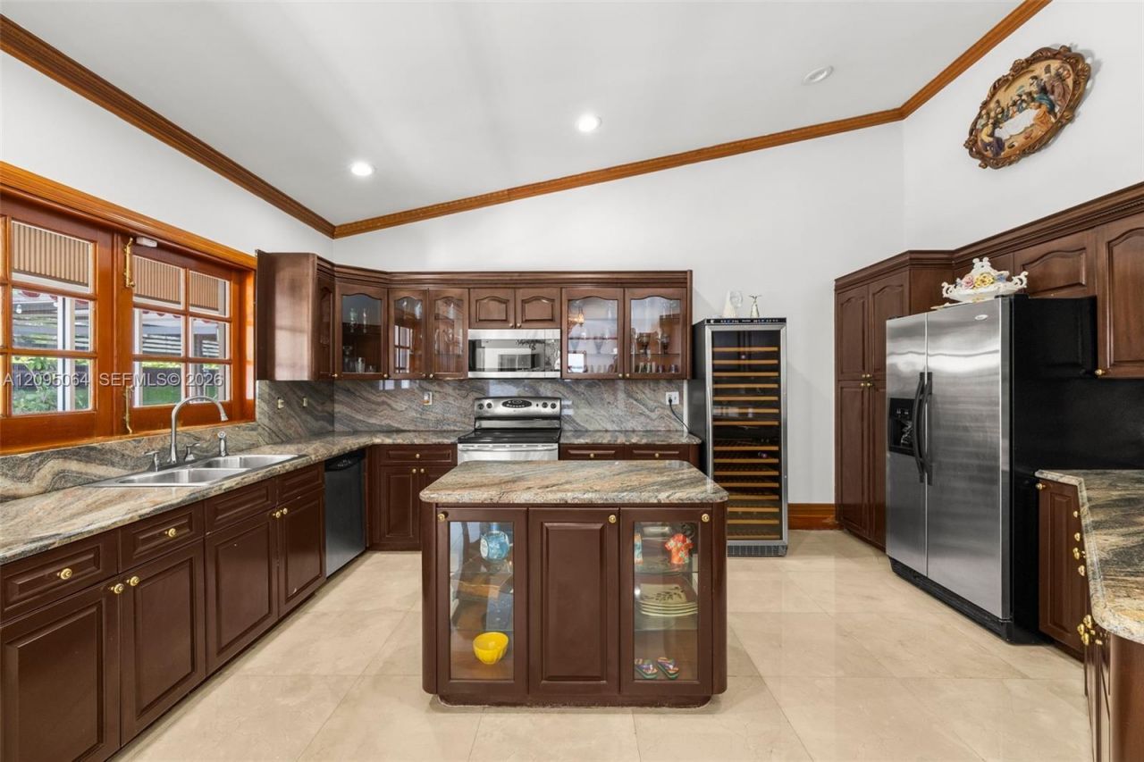 11000 SW 32nd St , Miami, FL 33165 Photo