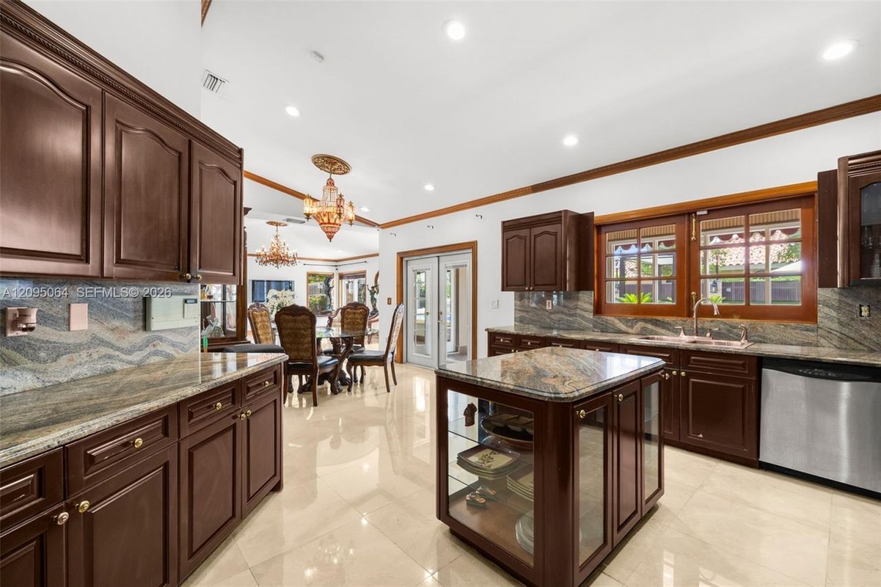 11000 SW 32nd St , Miami, FL 33165 Photo