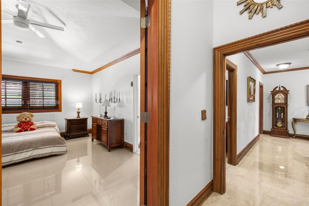 11000 SW 32nd St , Miami, FL 33165 Photo