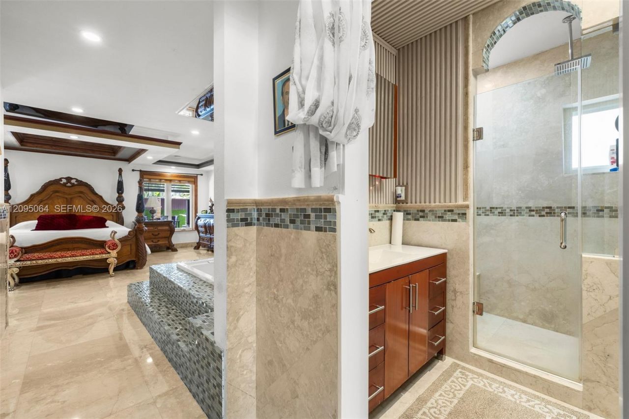 11000 SW 32nd St , Miami, FL 33165 Photo