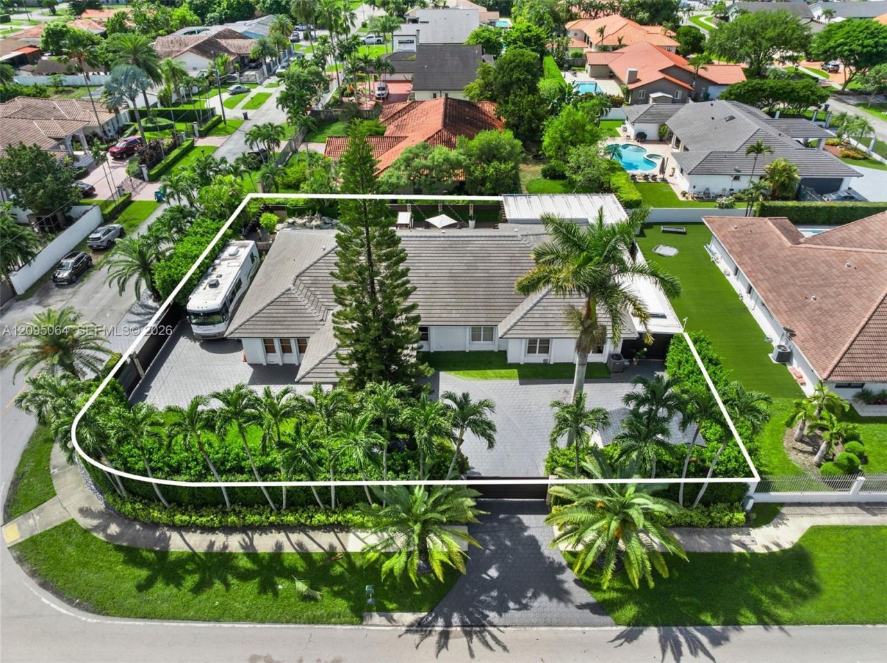11000 SW 32nd St , Miami, FL 33165 Photo