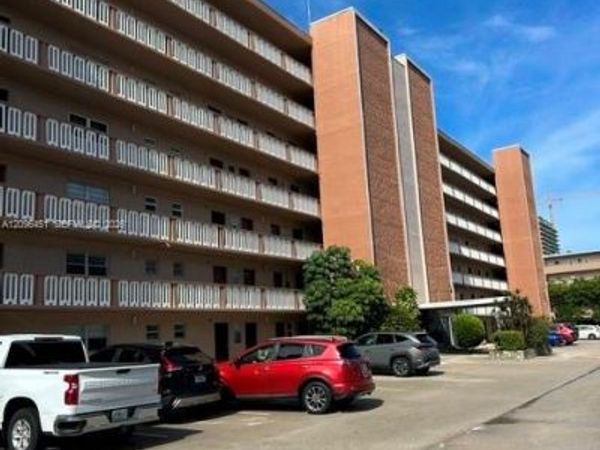 Unit 505, Hallandale Beach, FL 33009