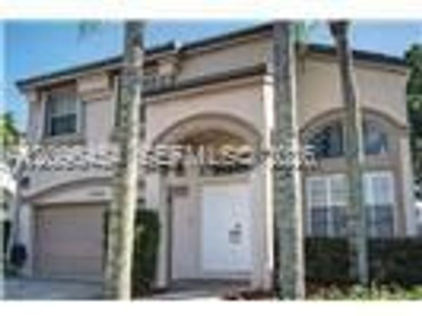 15856 NW 12th Ct , Pembroke Pines, FL 33028
