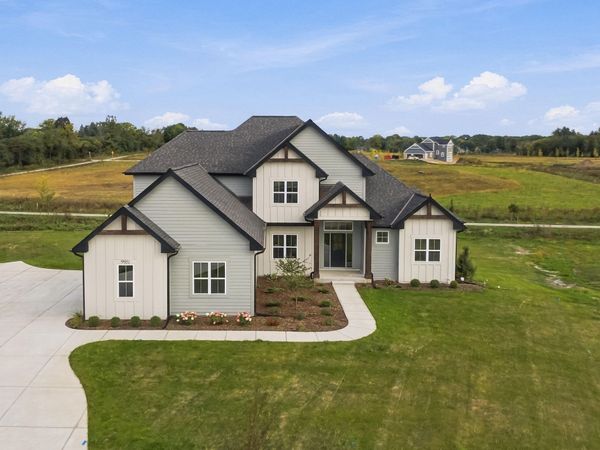 9951 Cygnet Ct, Mequon, WI 53097