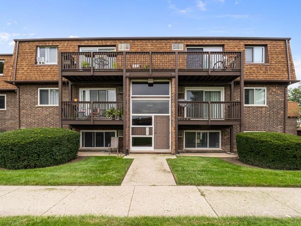 113 Boardwalk Street , Unit E, Elk Grove Village, IL 60007