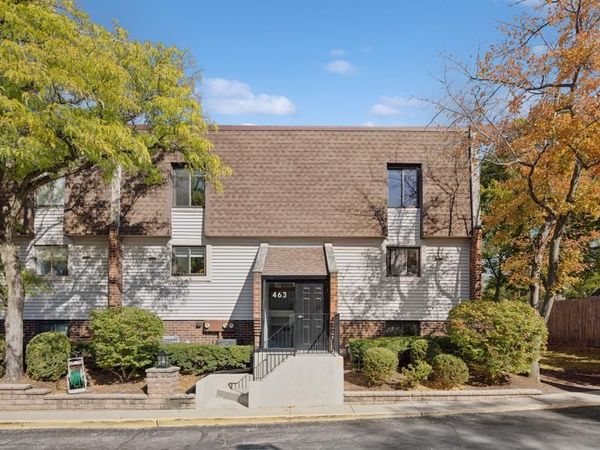 463 Elm Street, Unit 1H, Deerfield, IL 60015