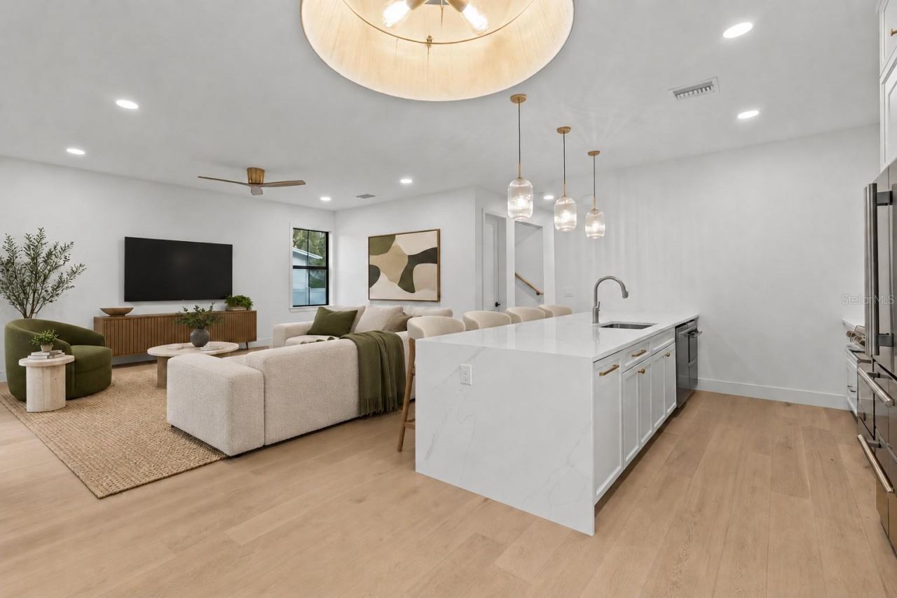 1025 Melrose Avenue S, Saint Petersburg, FL 33705 Photo