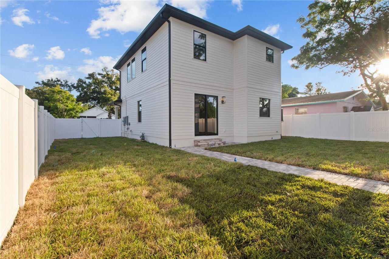 1025 Melrose Avenue S, Saint Petersburg, FL 33705 Photo