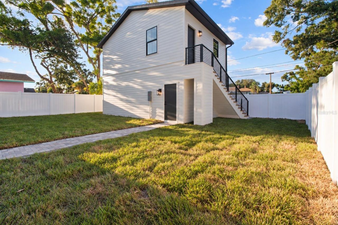 1025 Melrose Avenue S, Saint Petersburg, FL 33705 Photo