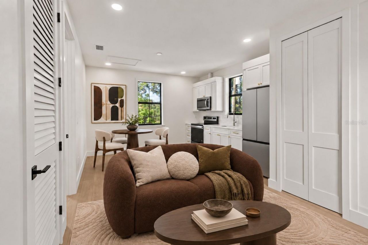 1025 Melrose Avenue S, Saint Petersburg, FL 33705 Photo