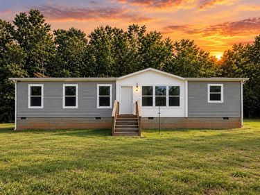 131 Fire Tower Lane, Appomattox, VA 24522