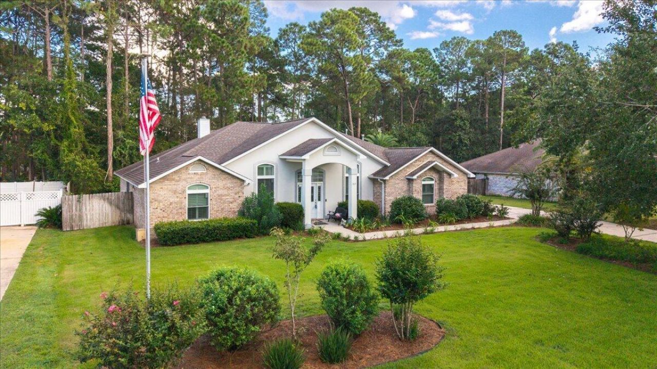 205 Yacht Club Drive, Niceville, FL 32578 Main Photo