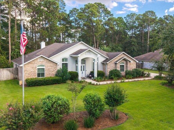 205 Yacht Club Drive, Niceville, FL 32578