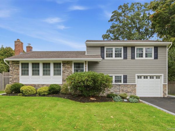 23 Apple Tree Drive , Hauppauge, NY 11788