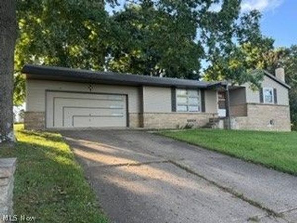6991 State Route 39 , Millersburg, OH 44654
