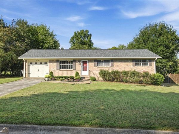 950 Meadowbrook Lane NW, Conyers, GA 30012