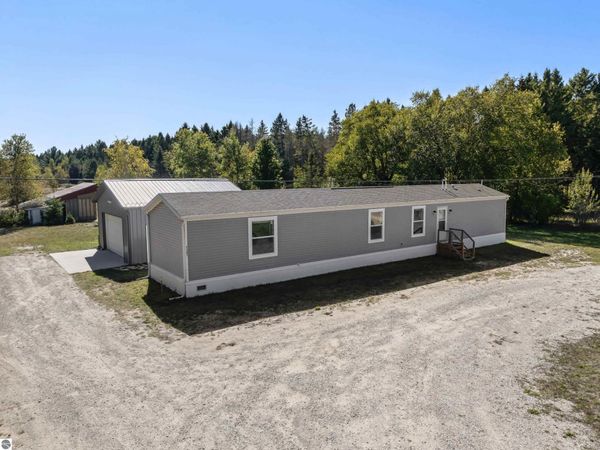 11261 Maple Road, Beulah, MI 49617