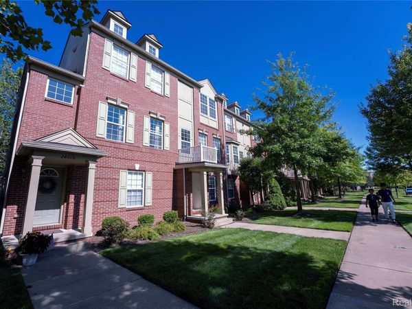 28008 DECLARATION Road , Novi, Mi 48377