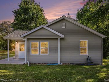 7190 Lakeshore Road, Burtchville Township, Mi 48059