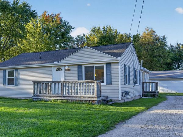 5465 Raymond Avenue , Burton, Mi 48509