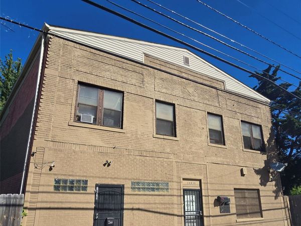 10935 Shoemaker Street, Detroit, Mi 48213