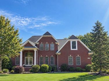 8467 Grays Drive, Grosse Ile Township, Mi 48138