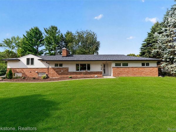 2768 Hillendale Drive, Rochester Hills, Mi 48309