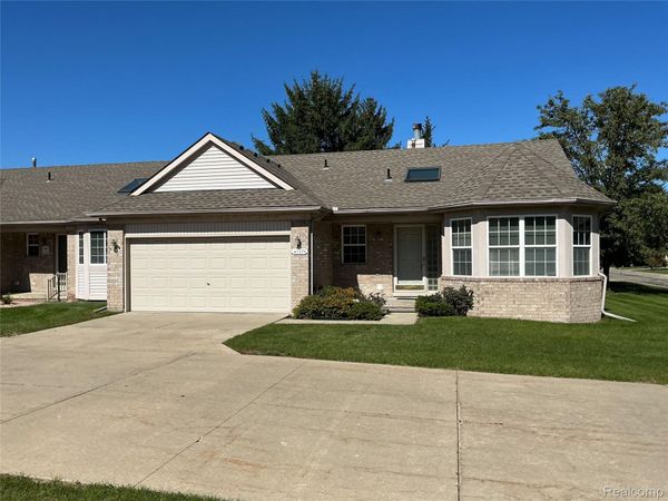 41370 Greenspire Drive , Clinton Township, Mi 48038