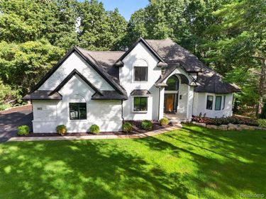 10073 Silver Lake Road, Green Oak Township, Mi 48116