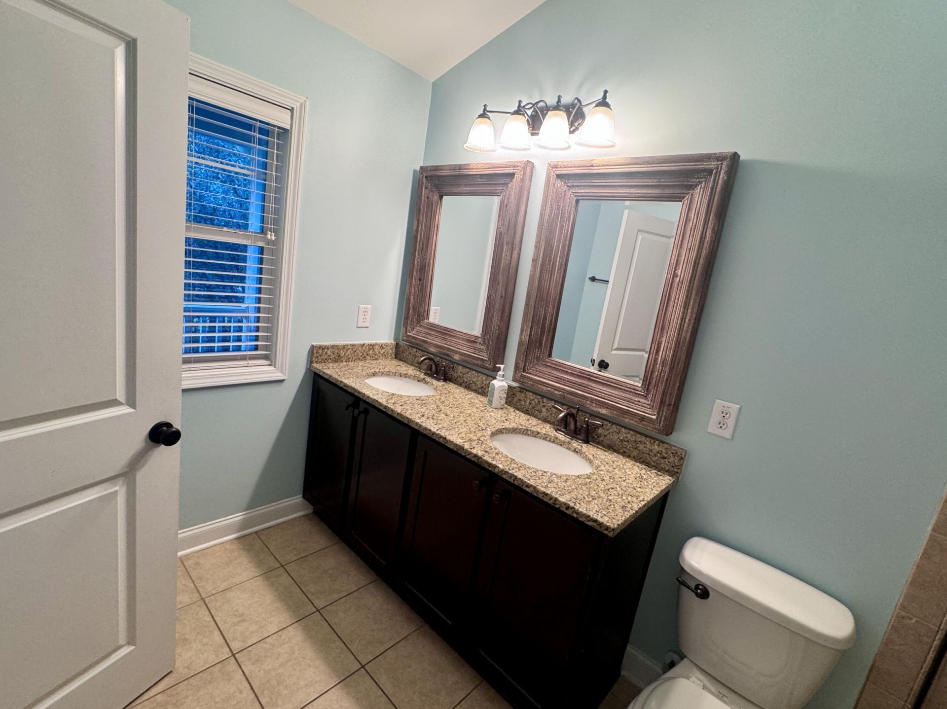 2108 Promenade Court Photo 35