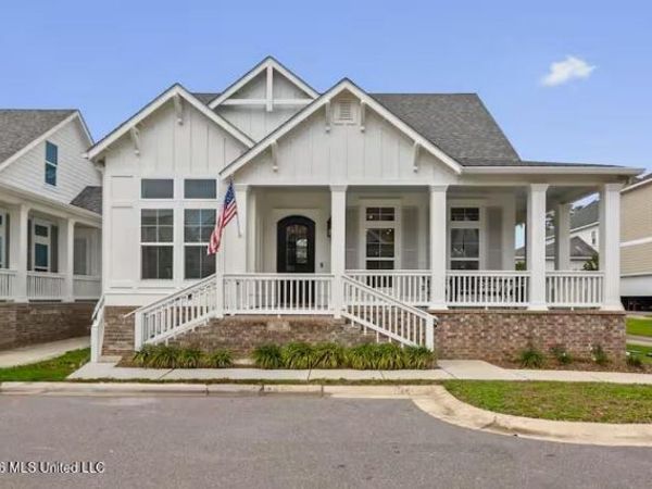 104 Whispering Oaks Drive, Pass Christian, MS 39571