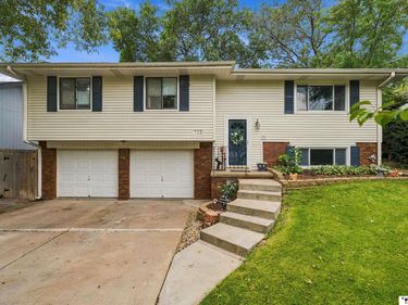 715 W Leon Drive, Lincoln, NE 68521