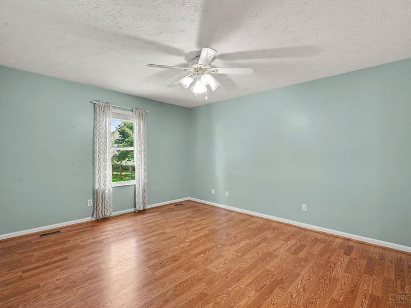 8102 Sterling Spring Drive, Goshen Township, OH 45140 Photo 13