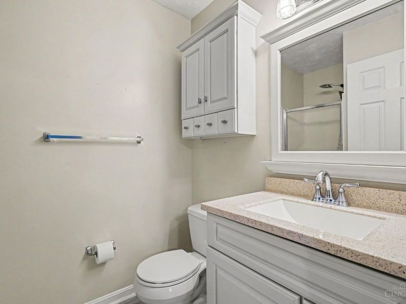 8102 Sterling Spring Drive, Goshen Township, OH 45140 Photo 15