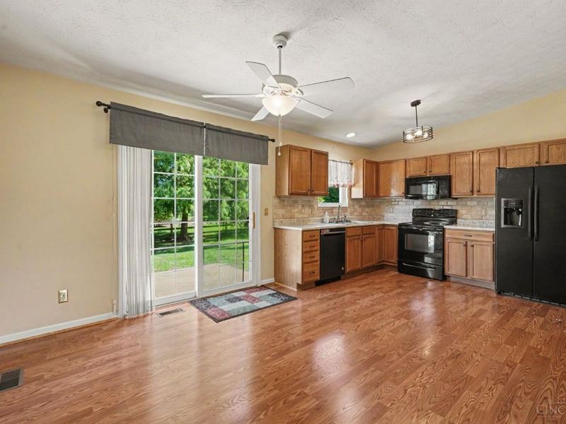 8102 Sterling Spring Drive, Goshen Township, OH 45140 Photo 7