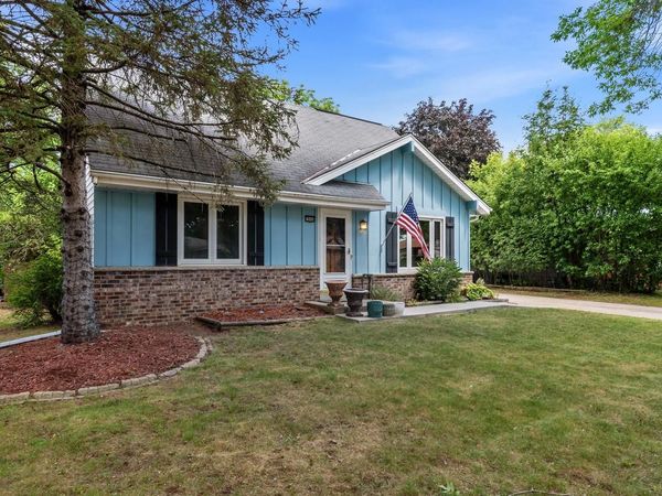 10404 W Darnel AVENUE, Milwaukee, WI 53224