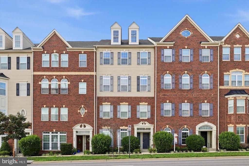 304 B MILL POND ROAD , FREDERICK, MD 21701