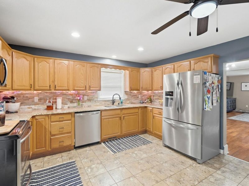 605 Dearbaugh Avenue, Wapakoneta, OH 45895 Photo 10