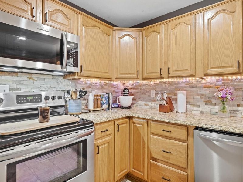 605 Dearbaugh Avenue, Wapakoneta, OH 45895 Photo 13