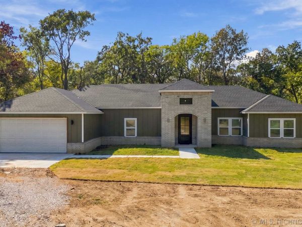 28804 S Meadow Road , Catoosa, OK 74015