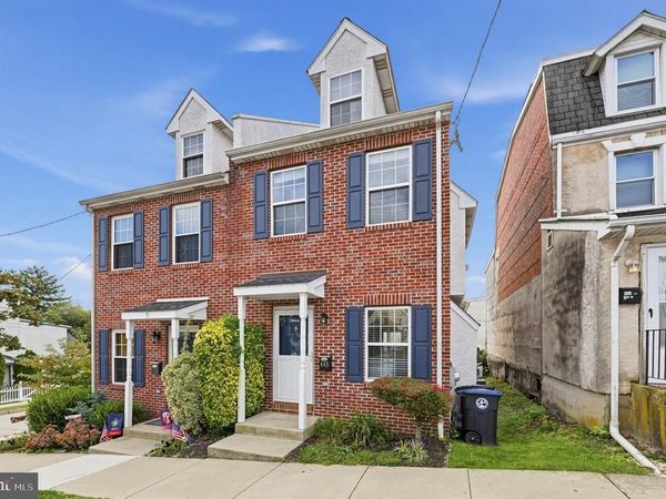 445 SPRING MILL AVENUE , CONSHOHOCKEN, PA 19428