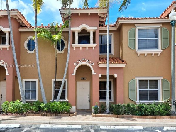 632 SW 107th Ave, Unit 606, Pembroke Pines, FL 33025