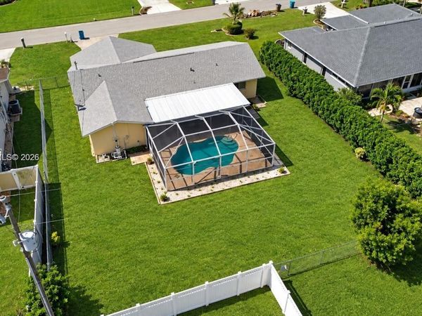 915 SE 20th ST , Cape Coral, FL 33990