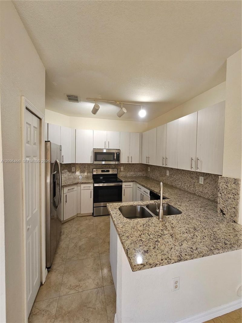 16658 SW 79th Ter , Miami, FL 33193 Photo