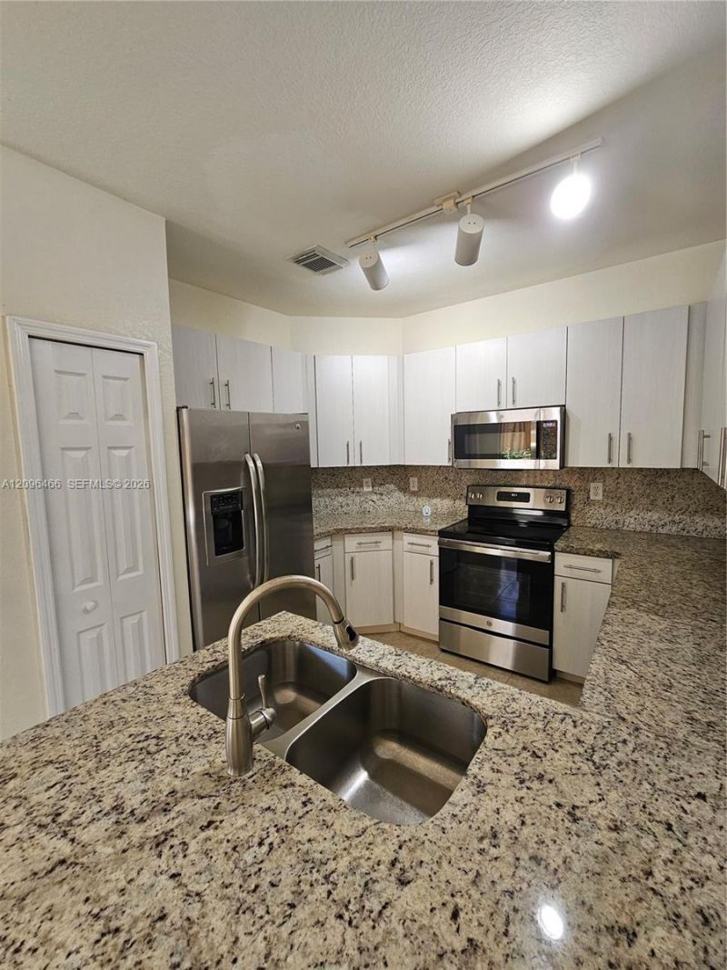16658 SW 79th Ter , Miami, FL 33193 Photo