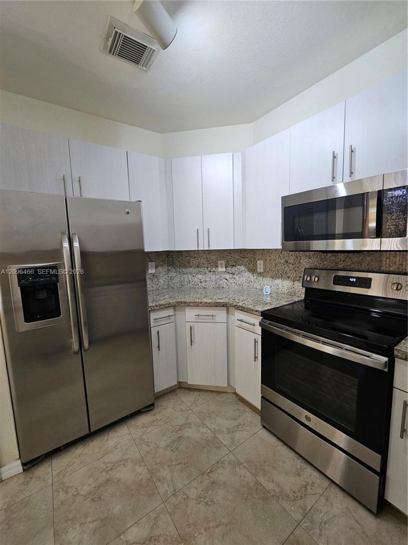 16658 SW 79th Ter , Miami, FL 33193 Photo