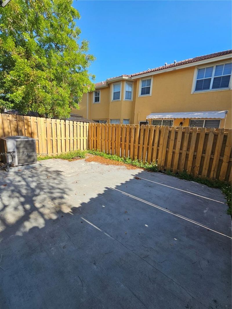 16658 SW 79th Ter , Miami, FL 33193 Photo